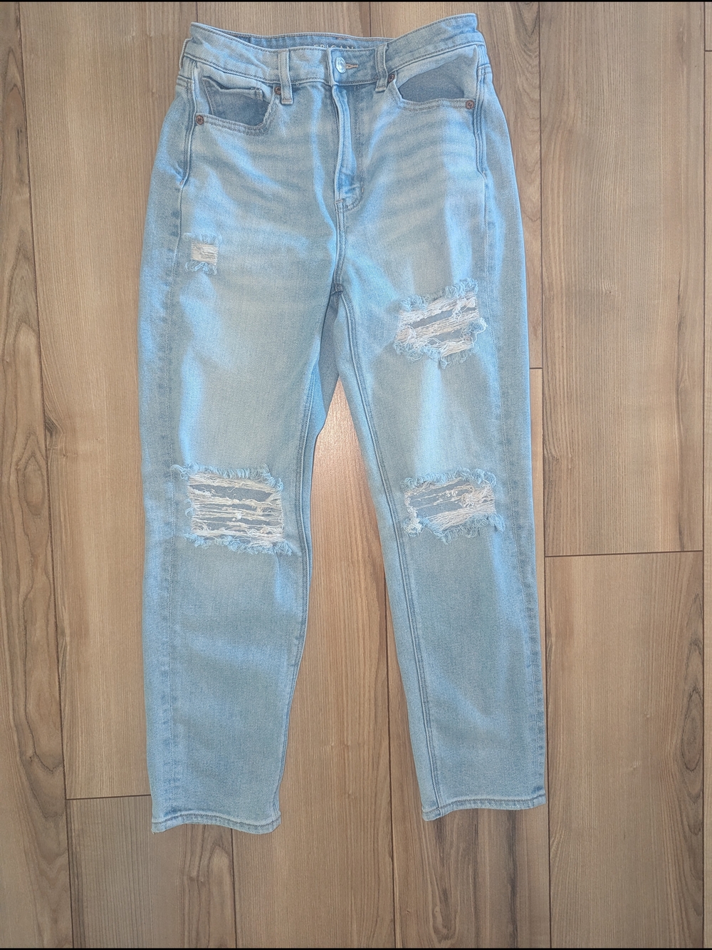 American Eagle Outfitters Light Blue Distressed Mom Jeans